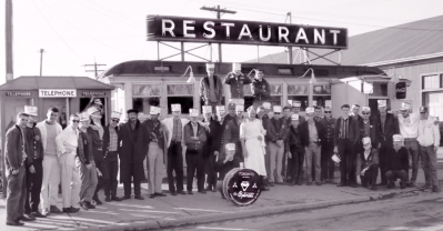 Members of the Toronto Optimists (diner, Toronto Waterfront, 1960)
Photo by Don Daber
Keywords: 1960